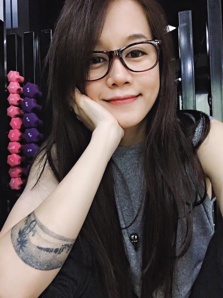 Thế nhưng cuối cùng cô chọn về đội của Phạm Hương.